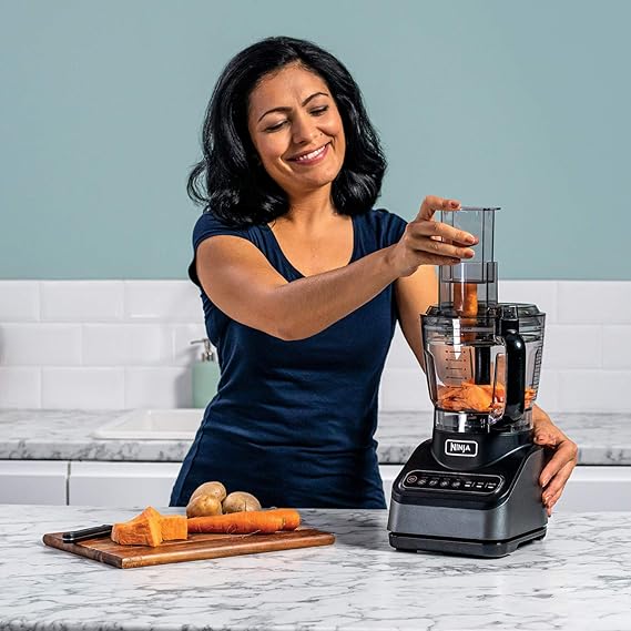 Ninja Food Processor with 4 Automatic Programs; Chop, Puree, Slice, Mix, and 3 Manual Speeds, 2.1L Bowl, Chopping, Slicing & Dough Blades, 850W, Dishwasher Safe Parts, Black BN650UK