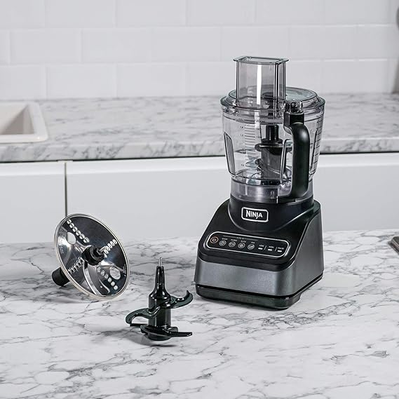 Ninja Food Processor with 4 Automatic Programs; Chop, Puree, Slice, Mix, and 3 Manual Speeds, 2.1L Bowl, Chopping, Slicing & Dough Blades, 850W, Dishwasher Safe Parts, Black BN650UK