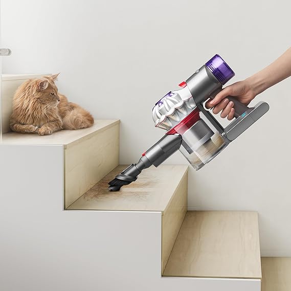 Dyson V8