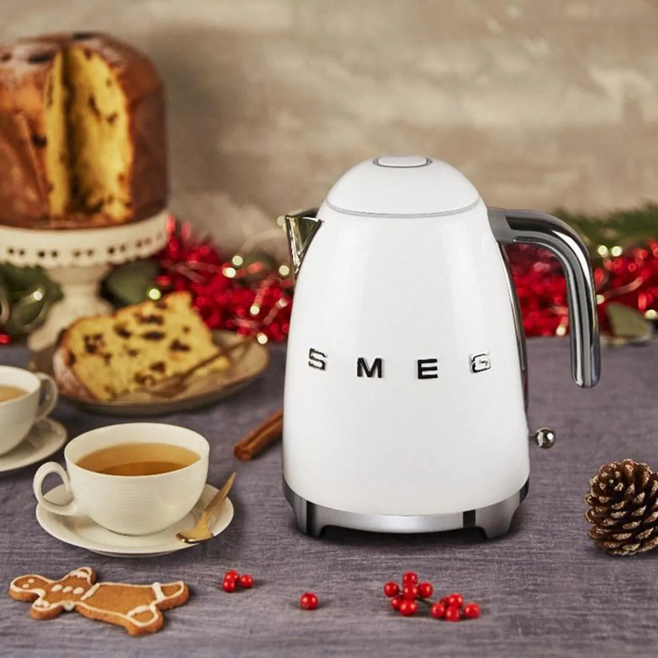 SMEG KLF03WHEU Electric Kettle – White | 1.7 L, 2400W